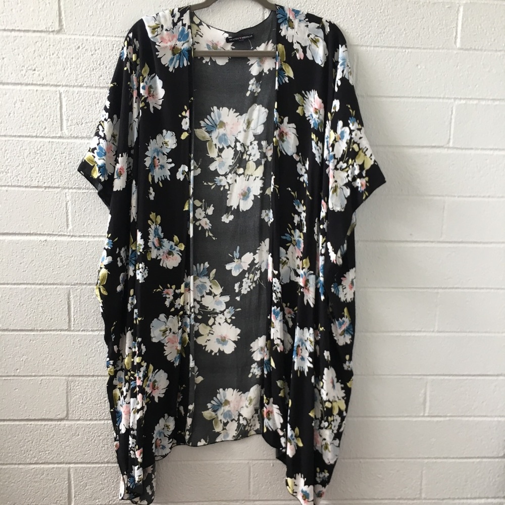 NWOT Brandy Melville Floral Alexis Kimono